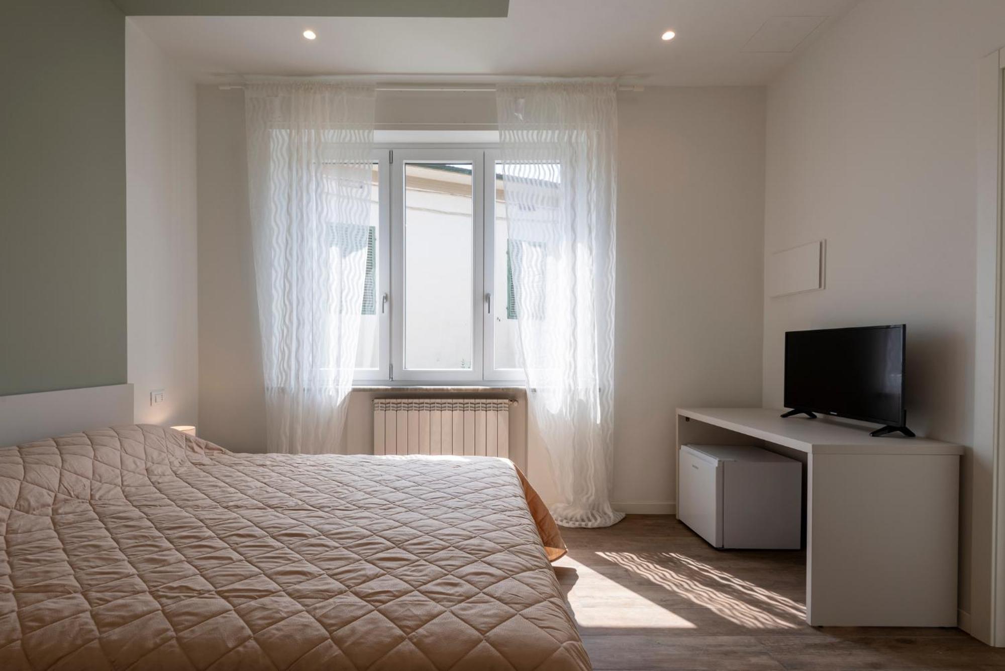 Iarsera Rooms And Apartment Lucca Exteriör bild