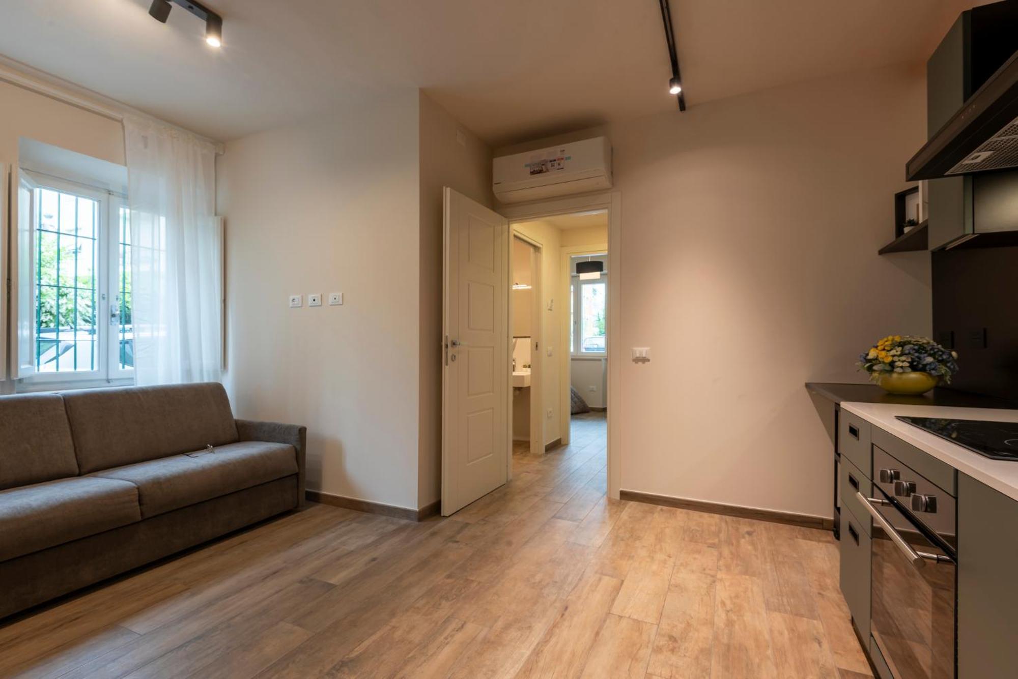 Iarsera Rooms And Apartment Lucca Exteriör bild