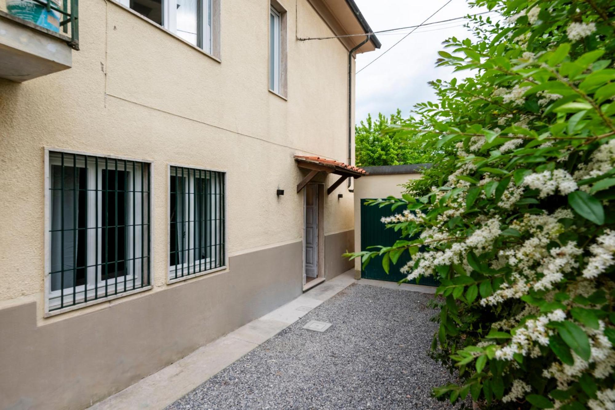 Iarsera Rooms And Apartment Lucca Exteriör bild